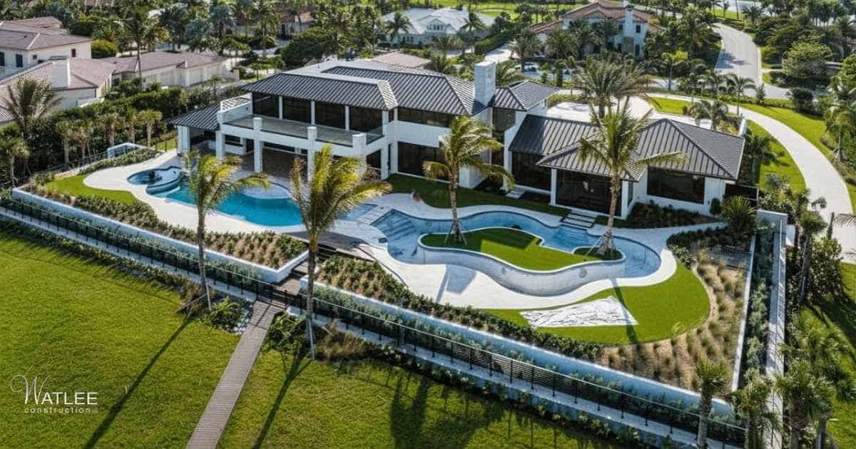 Top Features Every Luxury Waterfront Homes Should Include